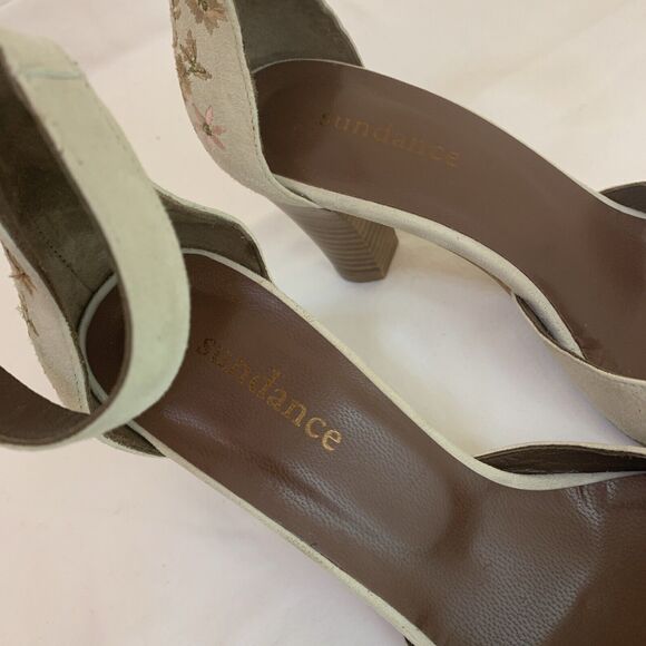 🌻Floral Embroidered Women’s Heels - Picture 6 of 7